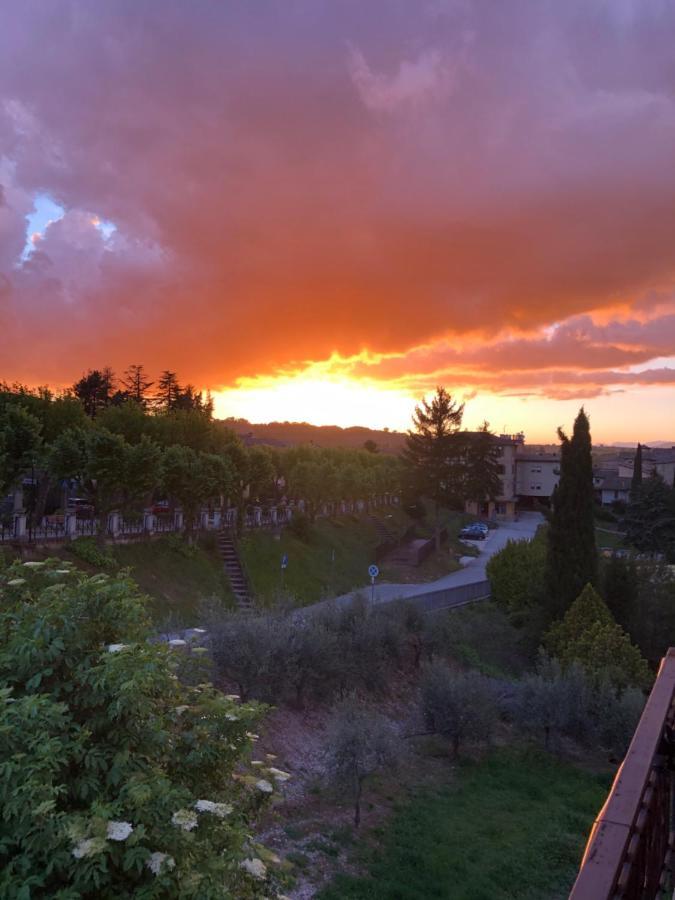 דירות Castel Ritaldi Il Girasole מראה חיצוני תמונה