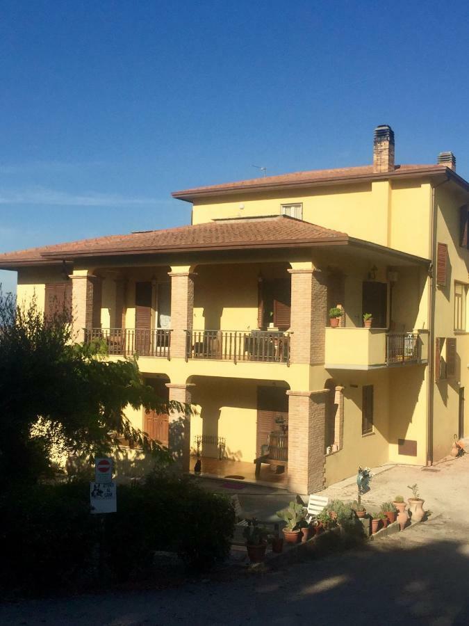 דירות Castel Ritaldi Il Girasole מראה חיצוני תמונה